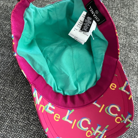 RARE!! CHANEL 2019 LOGO Baseball Cap - Picture 6 of 8